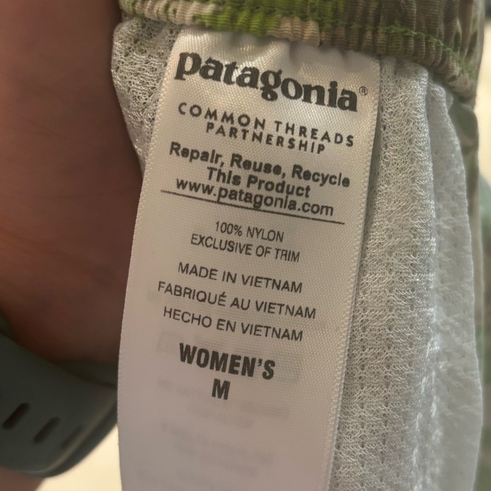 Patagonia Barely Baggies Shorts Medium - Athletic, Athleisure, Spring - Picture 8 of 9